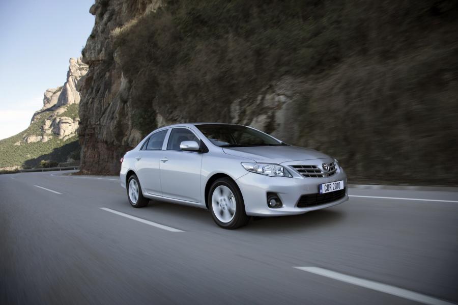  Toyota Corolla 2011 года  (фото 32 из 76)
